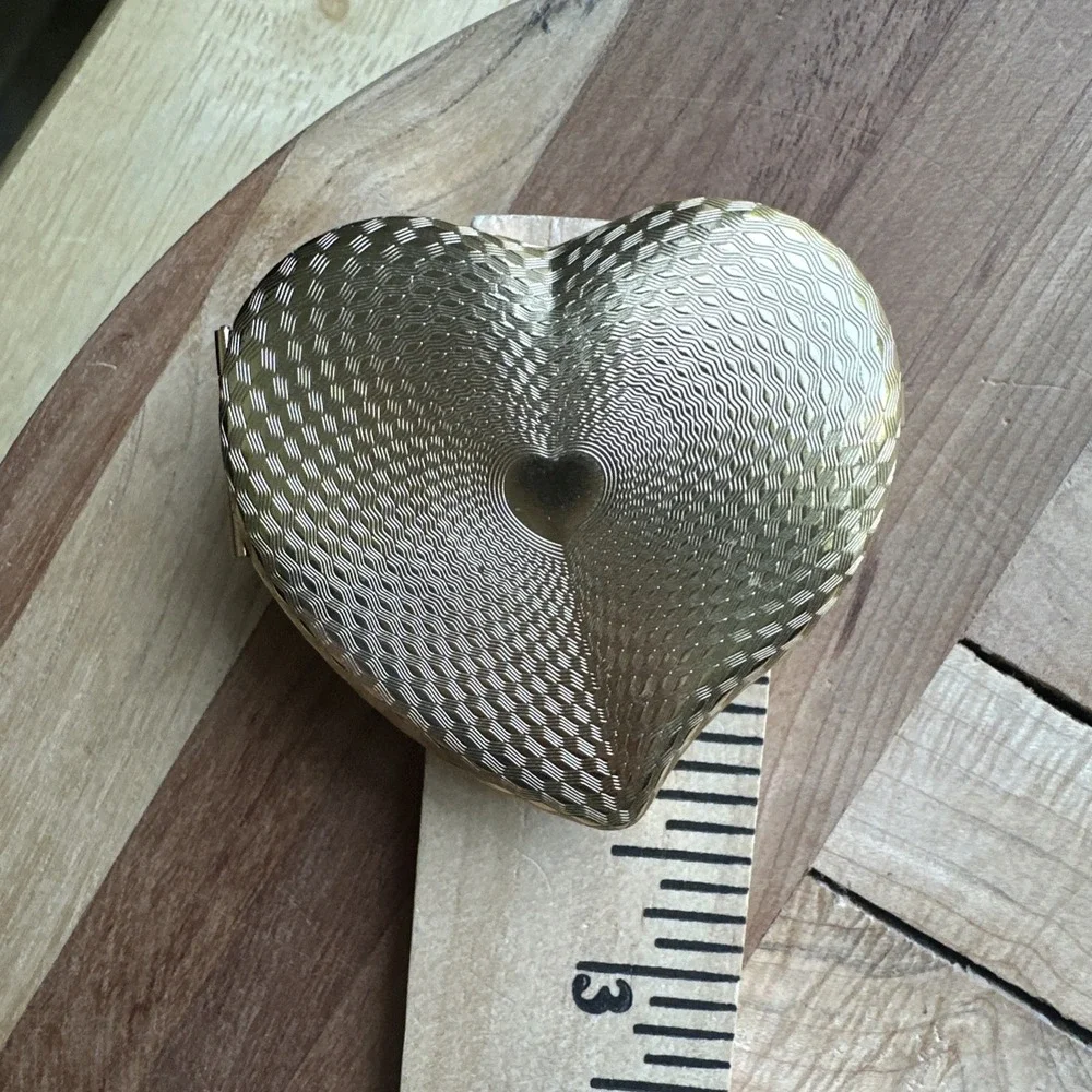 VTG Heart Compact Trinket Box 2.5 in Hinged Lid Texture Etched Design Gold Tone